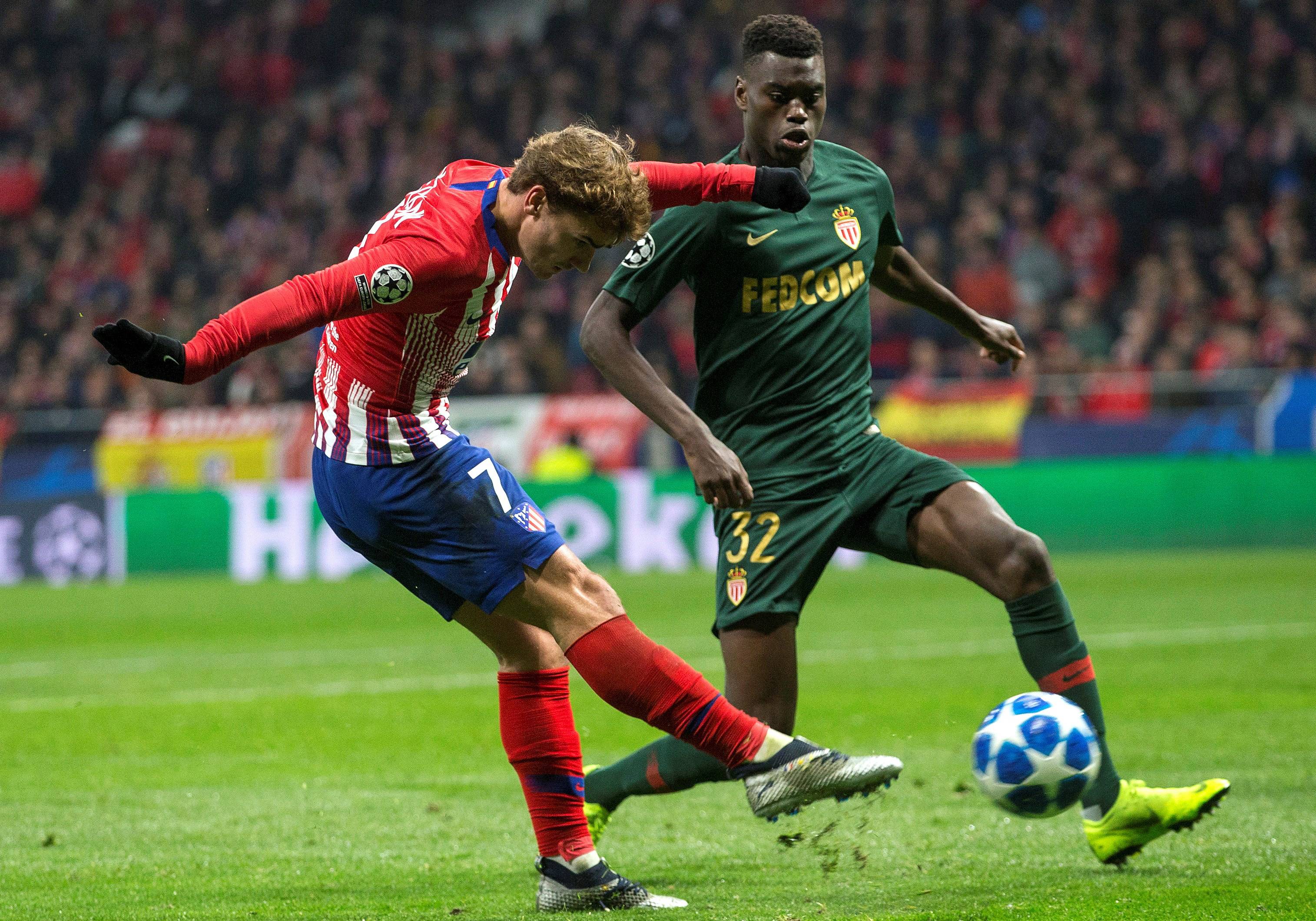 开云体育-PSG碾压IG，Canyon开启传奇时刻焦点之战小组赛，点燃全场激情