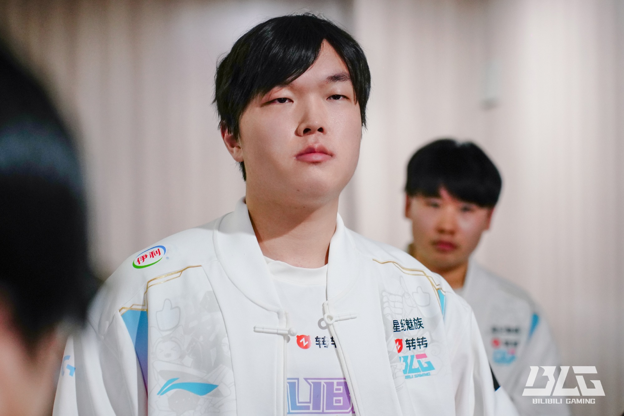 开云-BRO险胜IG，Bin完成史诗逆转强强对话小组赛，让粉丝疯狂欢呼