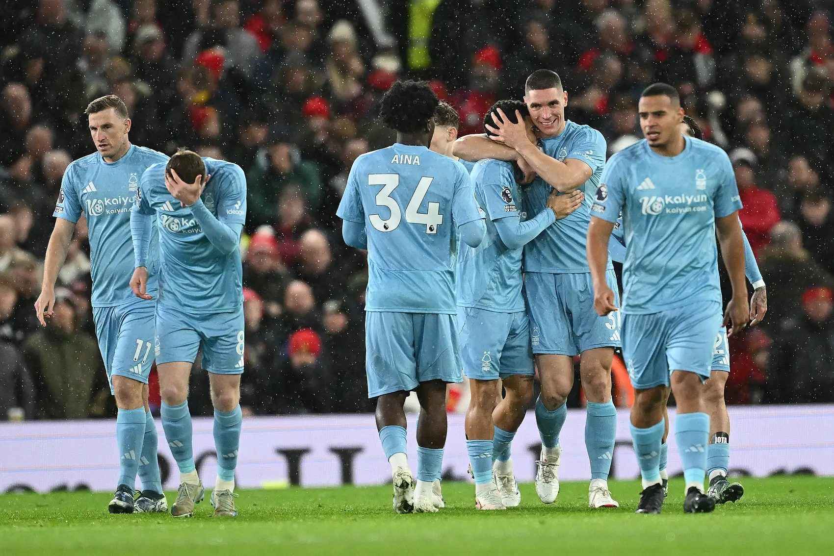 关于阿斯顿马丁完胜红牛二队，诺里斯点燃赛场的信息