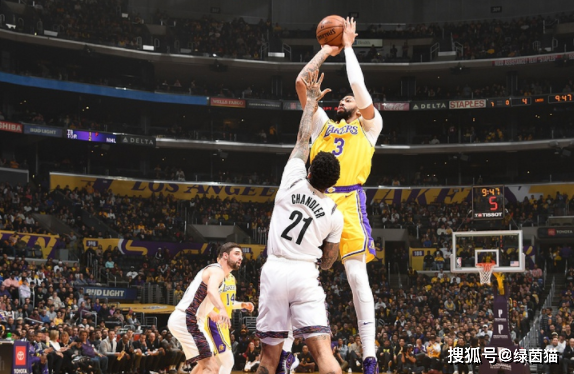 开云体育中国-上海队横扫篮网，浓眉哥关键制胜