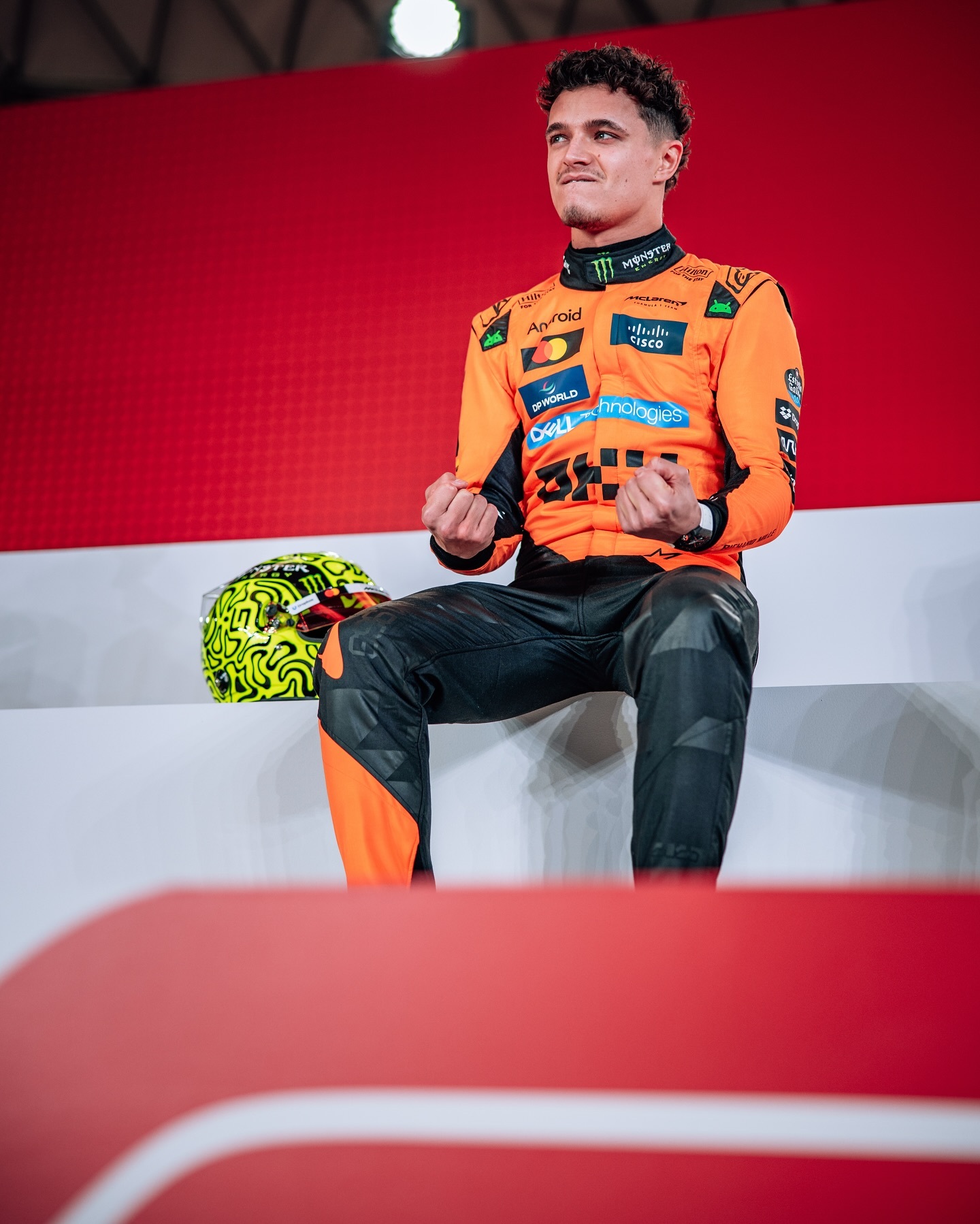 开云体育-阿斯顿马丁轻取红牛二队，汉密尔顿点燃赛场