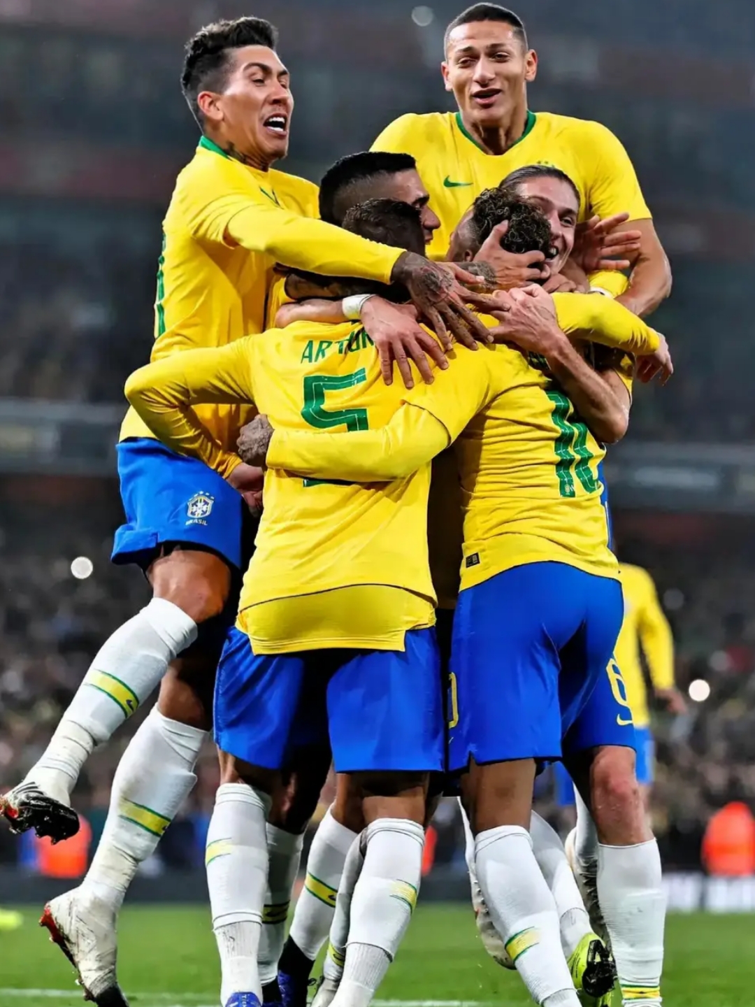 阿根廷逆转巴西，伊布统治全场