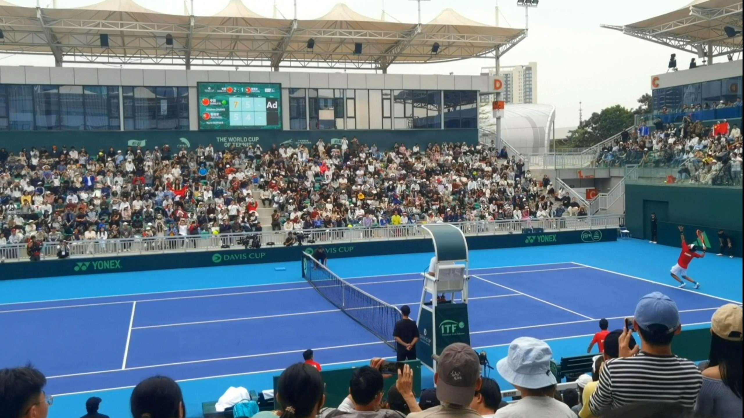 戴维斯杯逆转拉沃尔杯，辛纳关键制胜